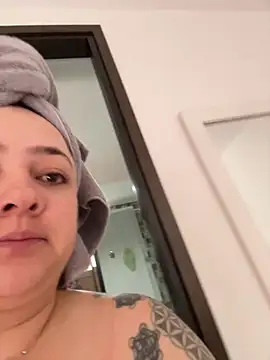 Snapshot of cleo_wale_ chatting on November 14, 4:21 pm cleo wale online show from November 14, 4:21 pm