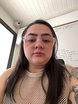 Snapshot of cleo_wale_ chatting on November 9, 4:22 pm cleo wale online show from November 9, 4:22 pm