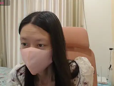 Lil-Cherries online show from December 21, 5:31 am