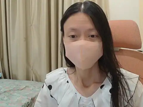 Lil-Cherries online show from January 17, 1:47 pm