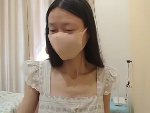 Lil-Cherries online show from March 27, 1:47 am