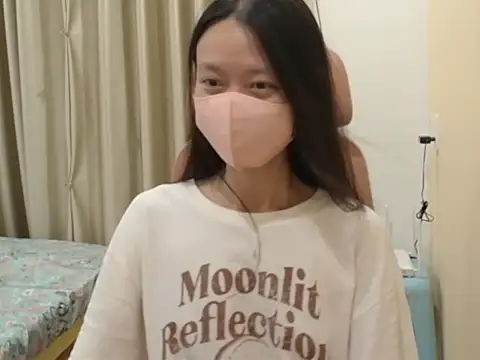 Lil-Cherries online show from January 11, 1:18 pm