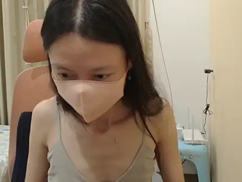 Lil-Cherries online show from April 20, 3:13 pm