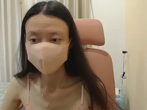 Lil-Cherries online show from March 4, 8:00 am