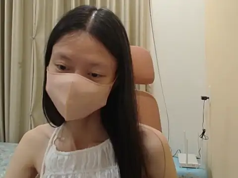 Lil-Cherries online show from January 18, 5:27 pm