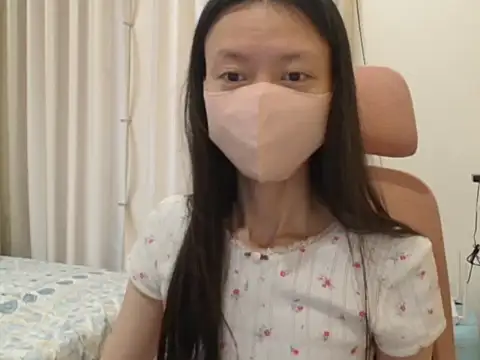 Lil-Cherries online show from March 21, 6:36 am