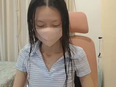 Lil-Cherries online show from March 1, 9:42 am