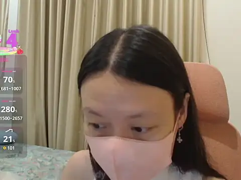 Lil-Cherries online show from December 18, 3:05 pm