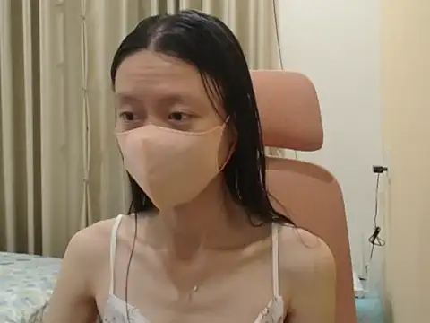 Lil-Cherries online show from March 13, 11:37 am