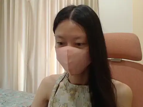 Lil-Cherries online show from January 6, 2:37 am