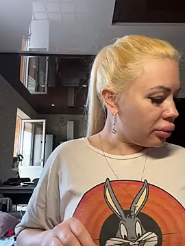 MonnyStef online show from February 21, 10:50 am