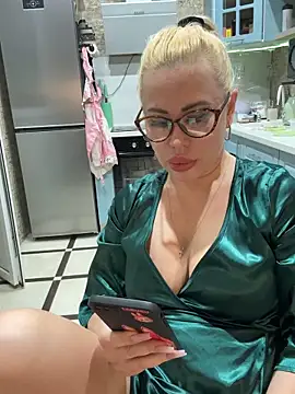 MonnyStef online show from February 23, 9:04 pm