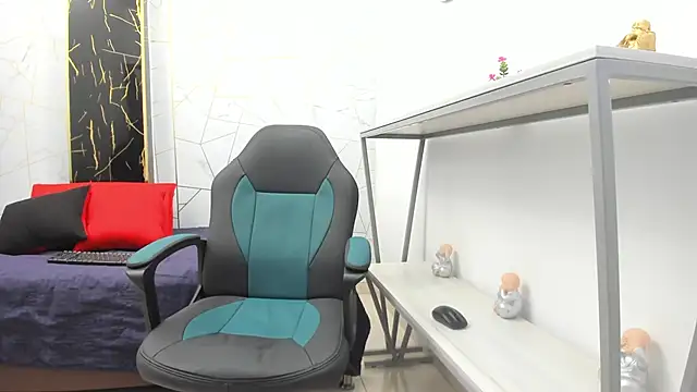 Zoro V online show from November 9, 7:29 pm