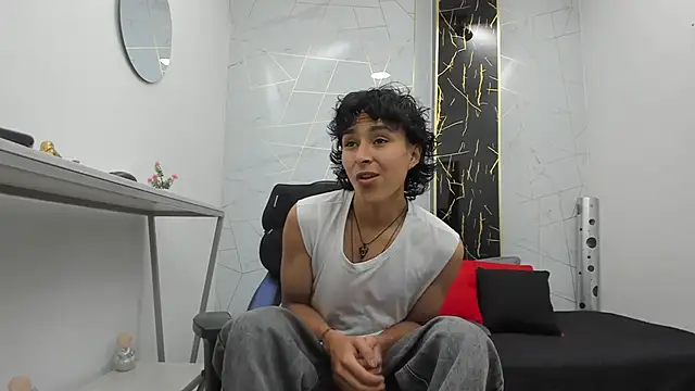 Zoro V online show from November 12, 7:40 pm