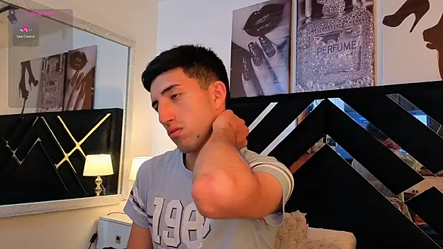 Un Sluttyy online show from March 31, 11:34 am