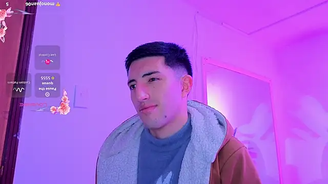 Un Sluttyy online show from January 19, 11:25 am