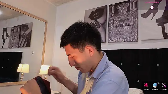 Un Sluttyy online show from March 13, 11:59 am