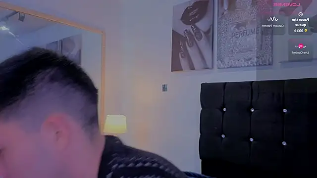 Un Sluttyy online show from March 24, 11:10 am