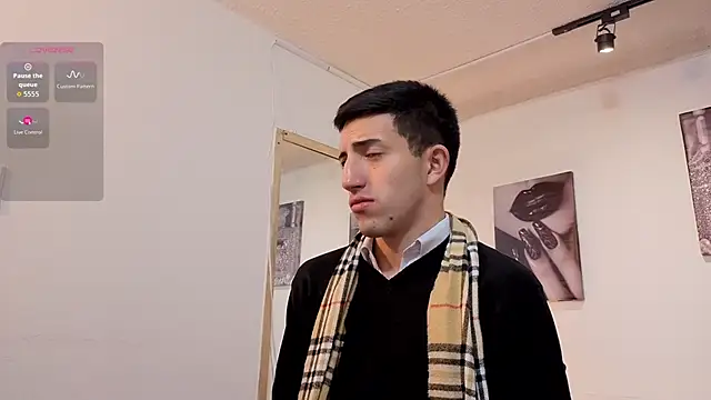 Un Sluttyy online show from February 11, 11:10 am