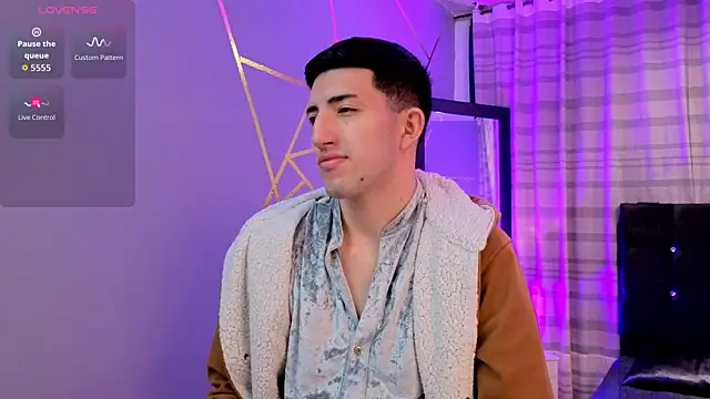 Un Sluttyy online show from December 16, 11:47 am