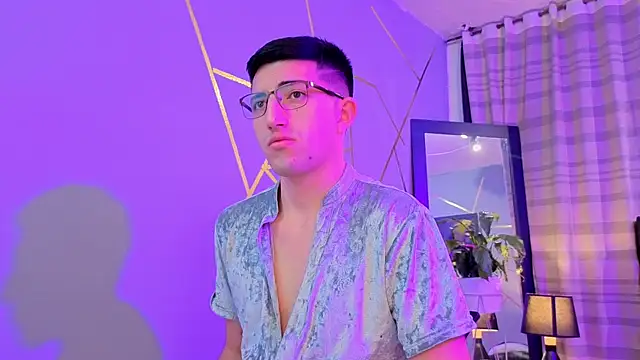 Un Sluttyy online show from November 17, 11:25 am