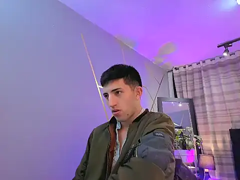 Snapshot of Un_Sluttyy chatting on November 7, 11:48 am Un Sluttyy online show from November 7, 11:48 am