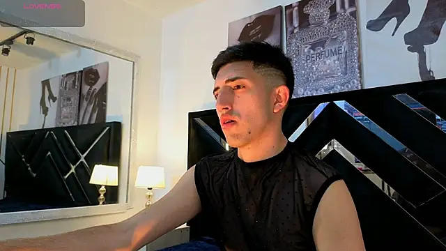 Un Sluttyy online show from April 13, 11:25 am