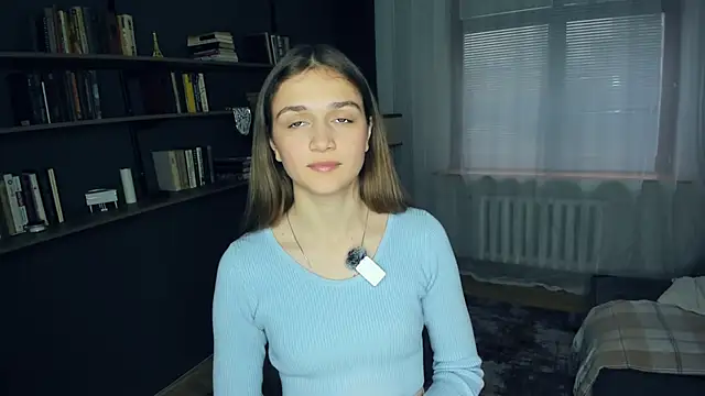 Snapshot of NikiCardle chatting on November 18, 8:39 am NikiCardle online show from November 18, 8:39 am