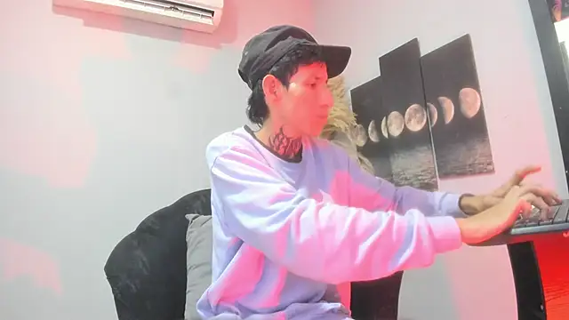 Snapshot of David_Power chatting on November 12, 3:43 am David Power online show from November 12, 3:43 am