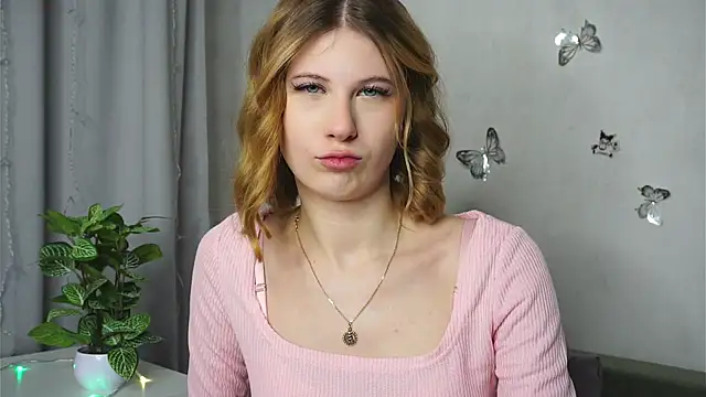 YvonneBou online show from December 21, 7:59 pm