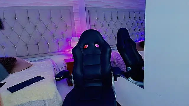 Liathompson FG online show from April 7, 7:48 pm