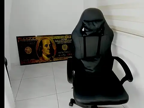 queen findom1 online show from April 3, 5:47 am