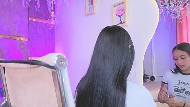 AuroraLanee  online show from December 18, 8:01 pm