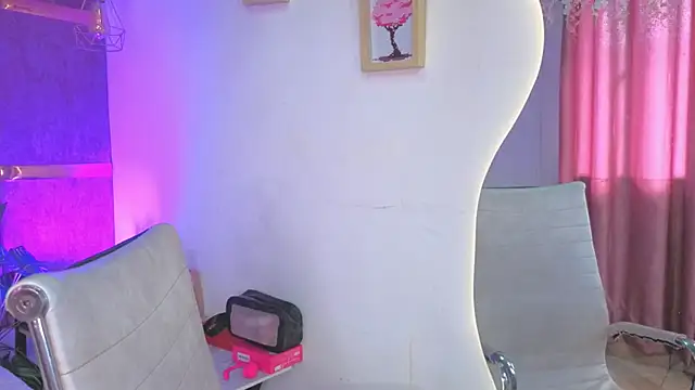 AuroraLanee  online show from December 17, 7:41 pm