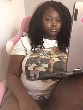 Fxncymuse online show from February 9, 7:45 pm