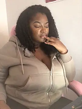 Fxncymuse online show from February 8, 6:05 pm