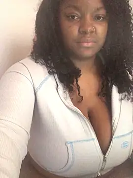 Fxncymuse online show from February 12, 7:02 pm