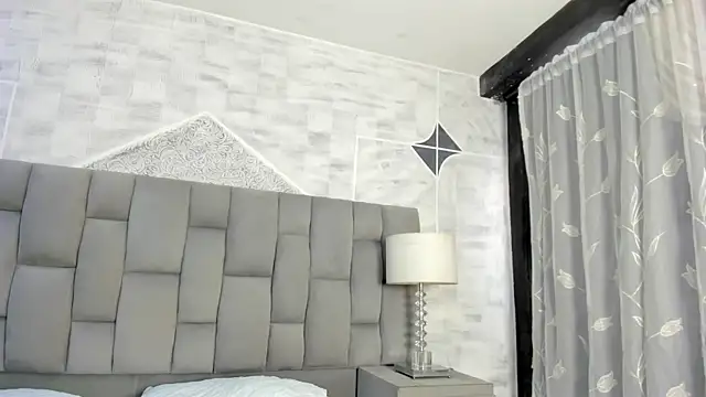 ZarinaWynne online show from May 31, 2:23 pm