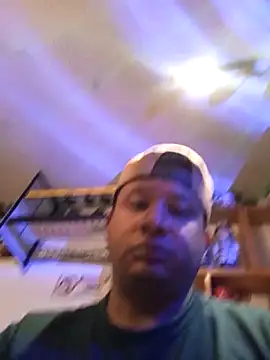 themorenofit08 online show from April 19, 3:51 am