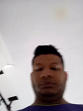 themorenofit08 online show from May 31, 3:29 pm