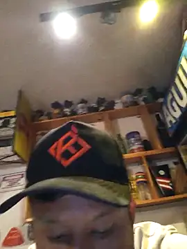 themorenofit08 online show from March 1, 11:16 pm