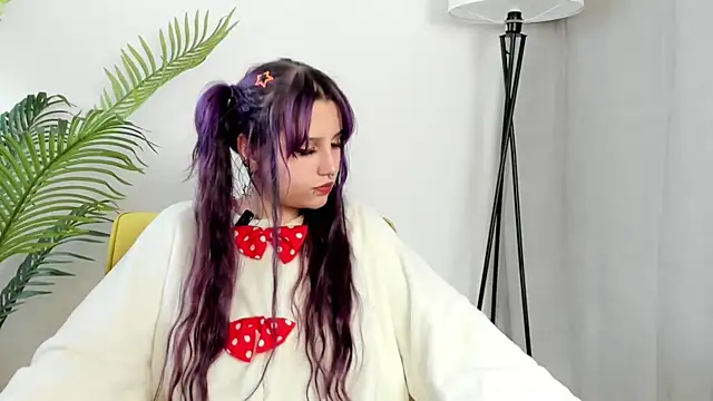 Snapshot of KishaRowsey chatting on November 7, 6:51 am KishaRowsey online show from November 7, 6:51 am