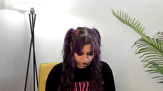 Snapshot of KishaRowsey chatting on November 8, 5:55 am KishaRowsey online show from November 8, 5:55 am