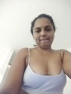 Snapshot of _Lizeth_ chatting on July 17, 3:48 am Lizeth online show from July 17, 3:48 am