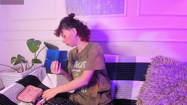 AliceMadnes online show from March 14, 12:44 pm