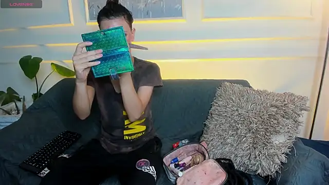 AliceMadnes online show from March 13, 12:43 pm