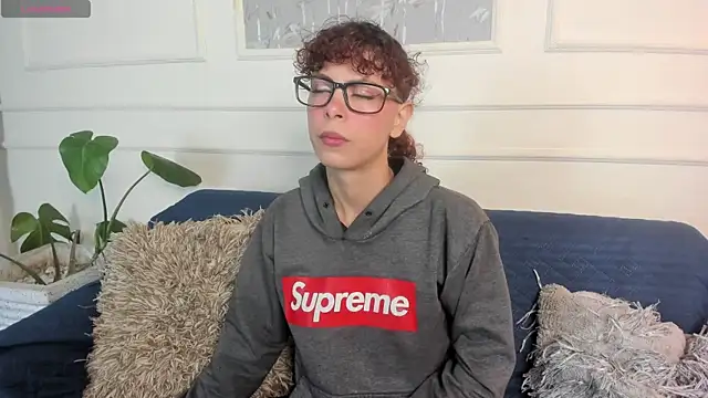 AliceMadnes online show from March 11, 12:54 pm