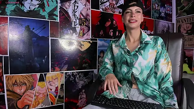 Snapshot of AliceMadnes chatting on July 10, 6:41 pm AliceMadnes online show from July 10, 6:41 pm