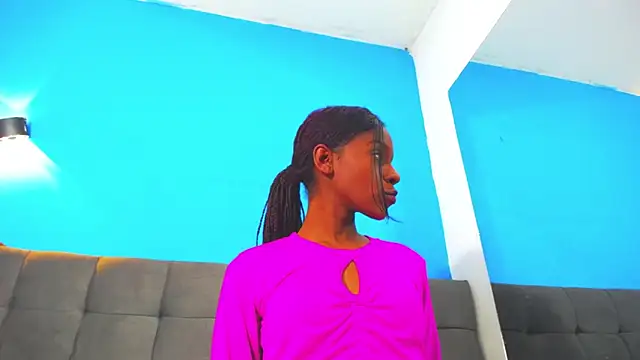 Aliis Love online show from November 25, 3:51 am