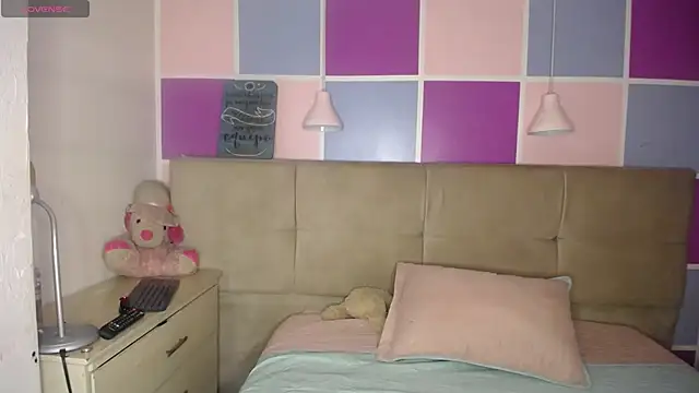 Aliis Love online show from December 20, 9:39 pm